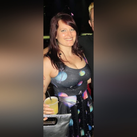 Meet your Posher, Emily - Picture 3 of 3